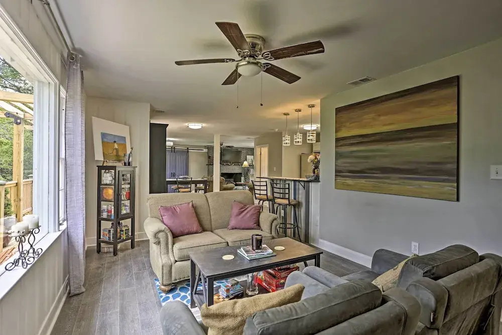 photo 1 of Family-friendly Escape ~ 6 Mi to City Center!