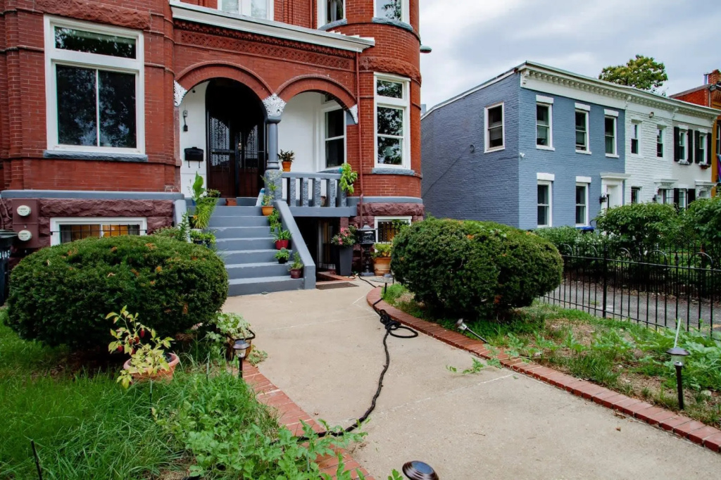 photo 1 of Fancy 1-BR in Central Location ⚜ Parking available
