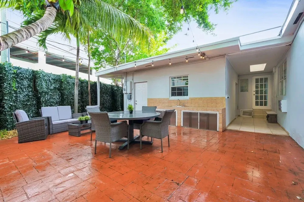 photo 1 of "Fantastic House 5min to Brickell w/ Pool & Tub".