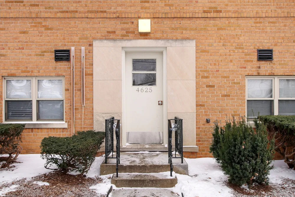 photo 1 of Fascinating 1BR Apartment in Skokie