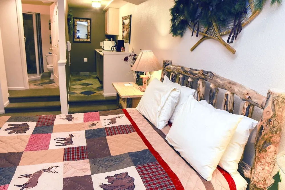 photo 1 of Fawn Valley Inn: 107