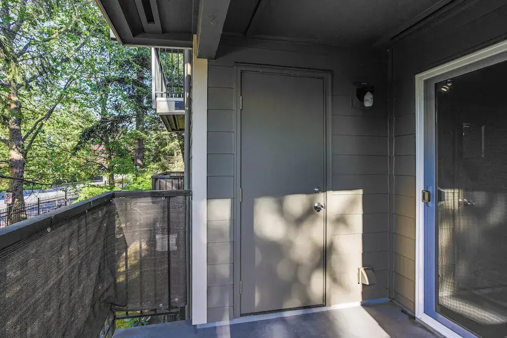 photo 1 of Federal Way Condo w/ Balcony: 21 Mi to Seattle!