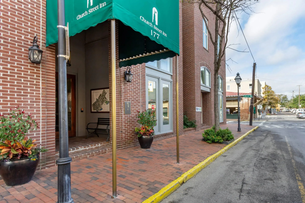 photo 1 of Church Street Inn Historic Charleston, Ascend Collection Hotel