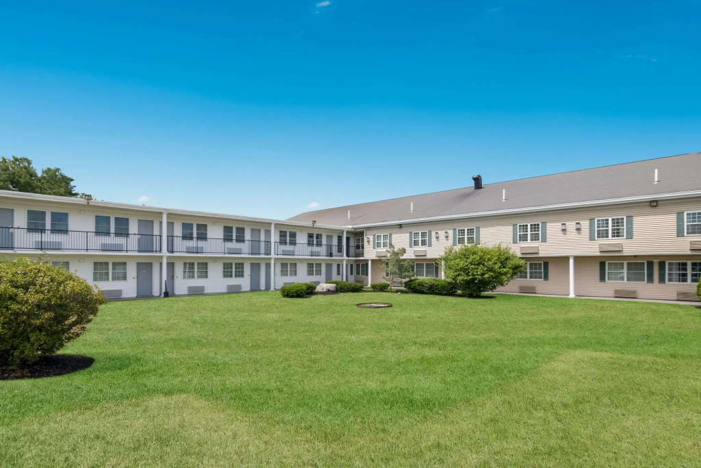 photo 1 of Quality Inn & Suites Auburn I-95