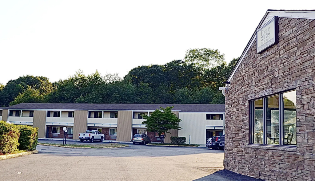 photo 1 of Flagship Inn And Suites