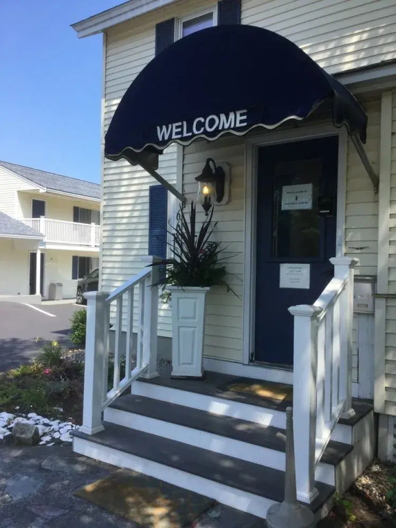 photo 1 of Footbridge Beach Motel
