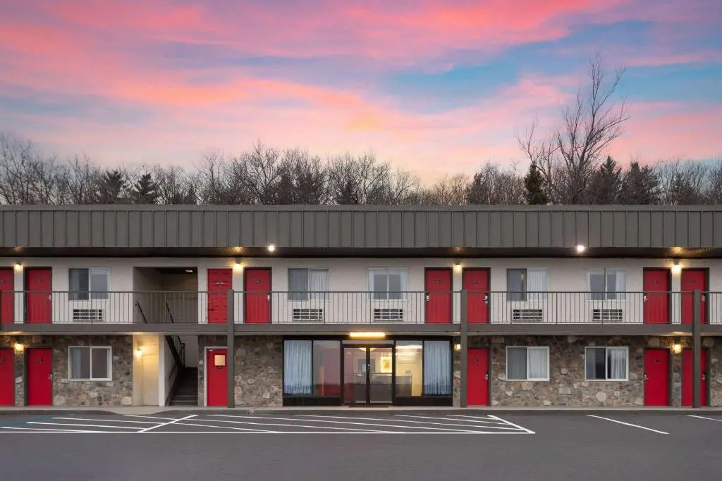 photo 1 of Forest Hill Inn