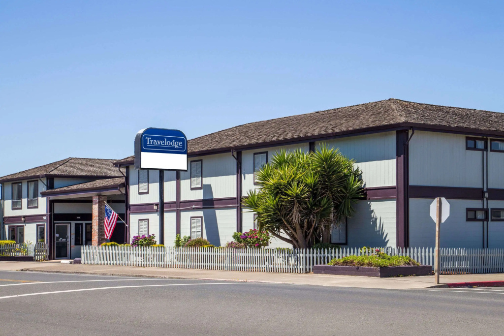 photo 1 of Travelodge by Wyndham Fort Bragg