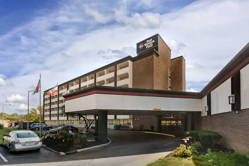 photo 1 of Best Western Plus Kansas City Sports Complex Hotel