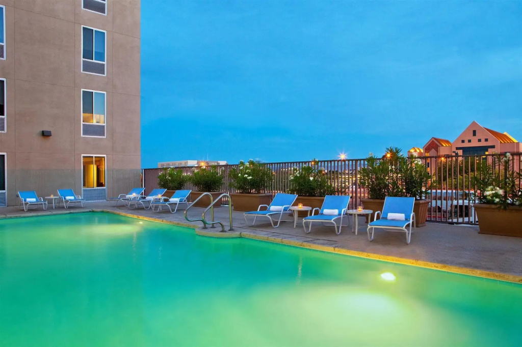 photo 1 of Four Points By Sheraton East Flamingo