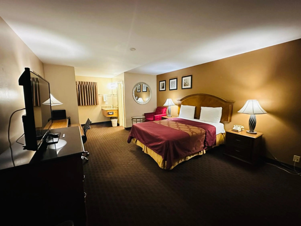 photo 1 of Franciscan Inn