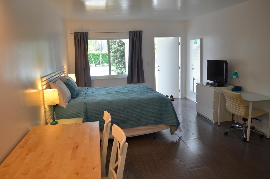 photo 1 of Nobleton Hotel
