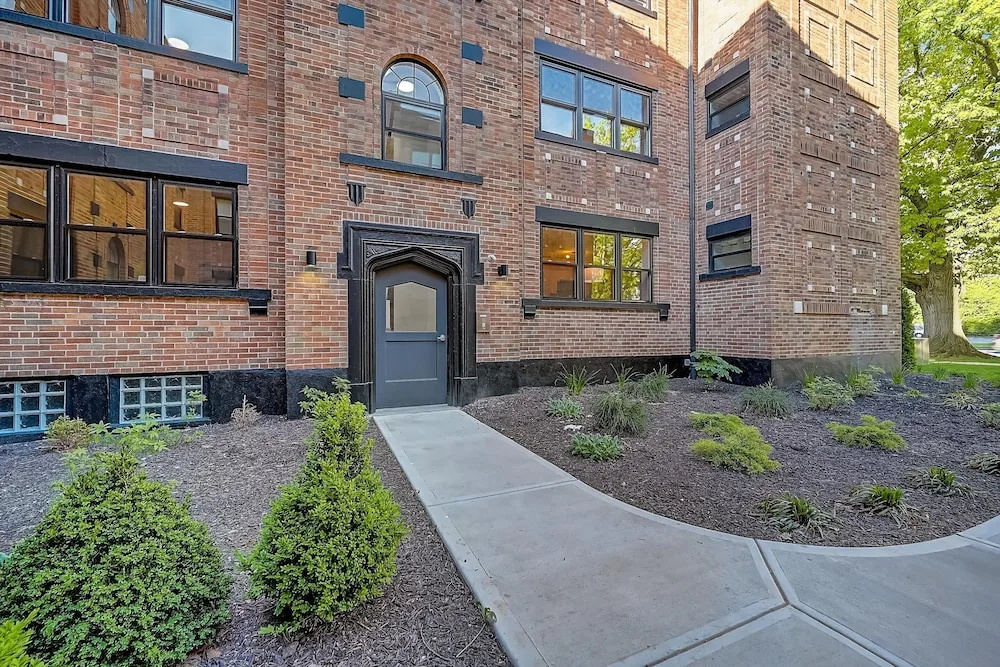 photo 1 of FRONTDESK 2622 Victory Pkwy Apts Cincinnati