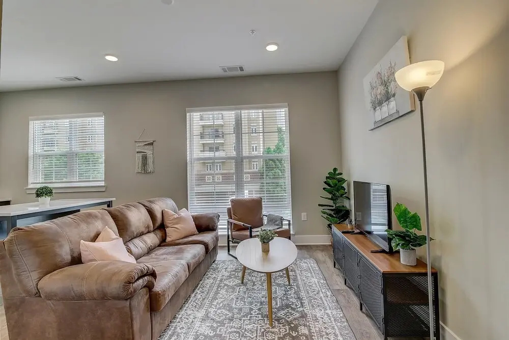 photo 1 of FRONTDESK 500 West Trade Apts Fourth Ward Charlotte