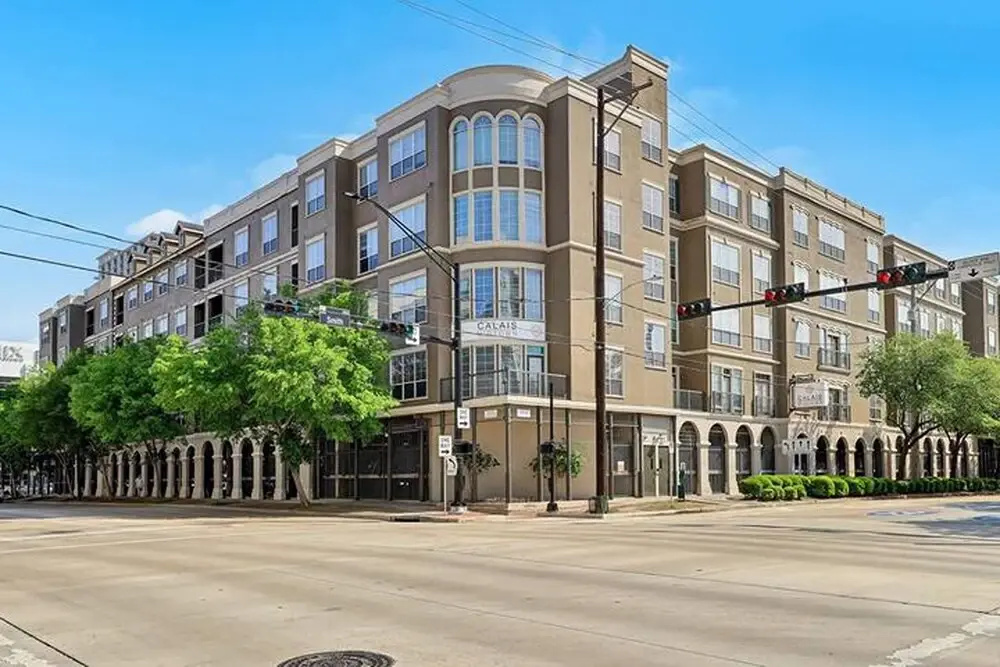 photo 1 of FRONTDESK Calais Midtown Apts Houston