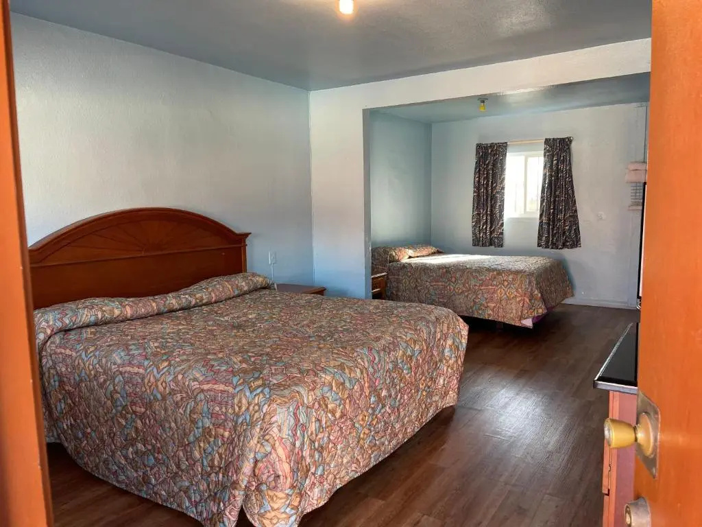 photo 1 of Full Moon Inn