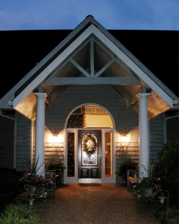 photo 1 of Garden Inn Bed & Breakfast at Bee Rock