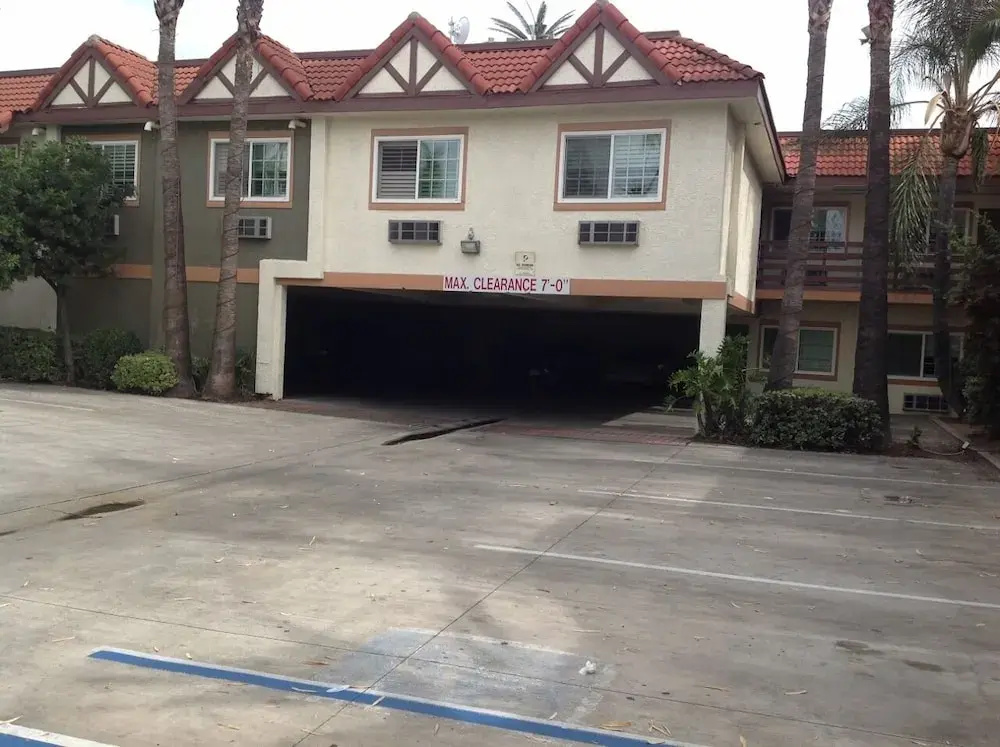 photo 1 of Garden Inn