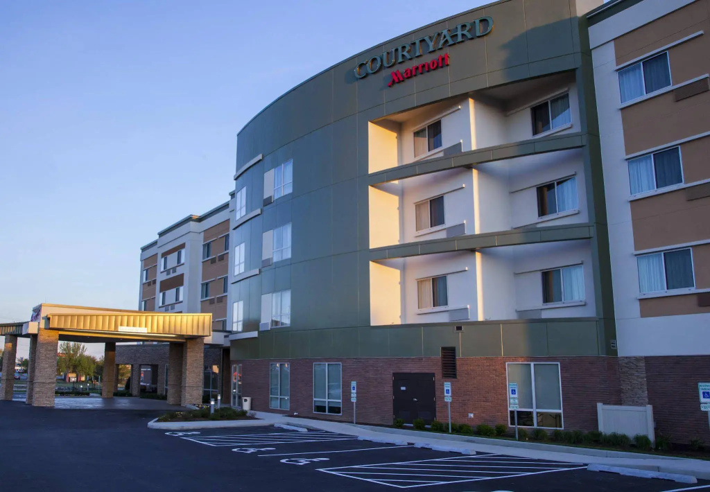 photo 1 of Courtyard by Marriott St. Louis St. Peters