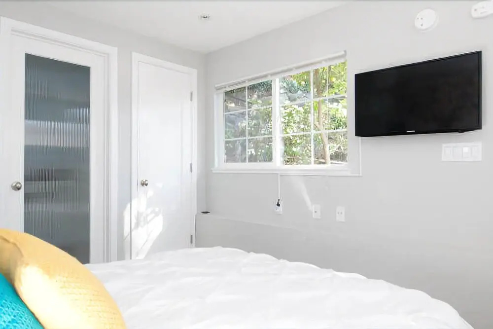 photo 1 of Garden Studio in Montclair Hills Studio Bedroom 1 Bathroom Apts