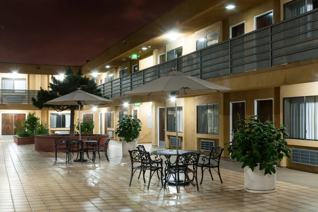 photo 1 of Gardena Terrace Inn