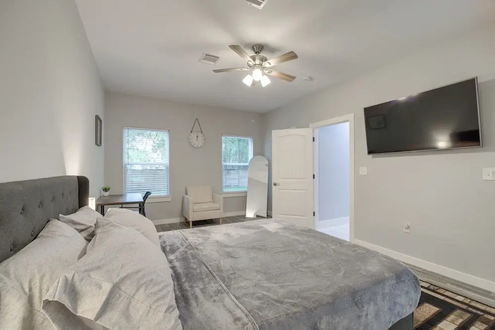 photo 1 of Gated Houston Home w/ Large Yard: 4 Mi to Downtown