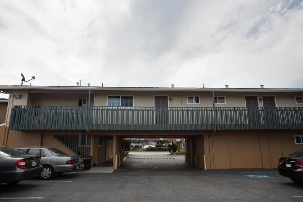 photo 1 of Gateway Lodge