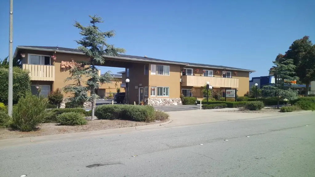 photo 1 of Thunderbird Motel