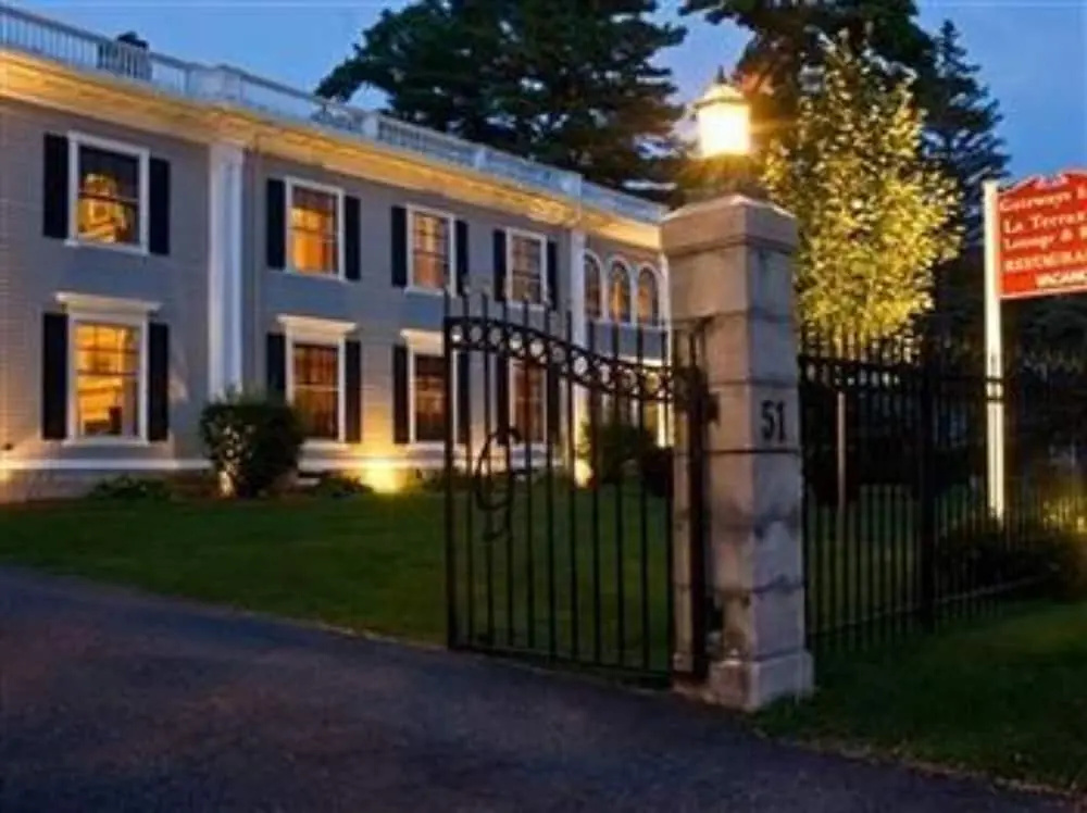 photo 1 of Gateways Inn & Restaurant
