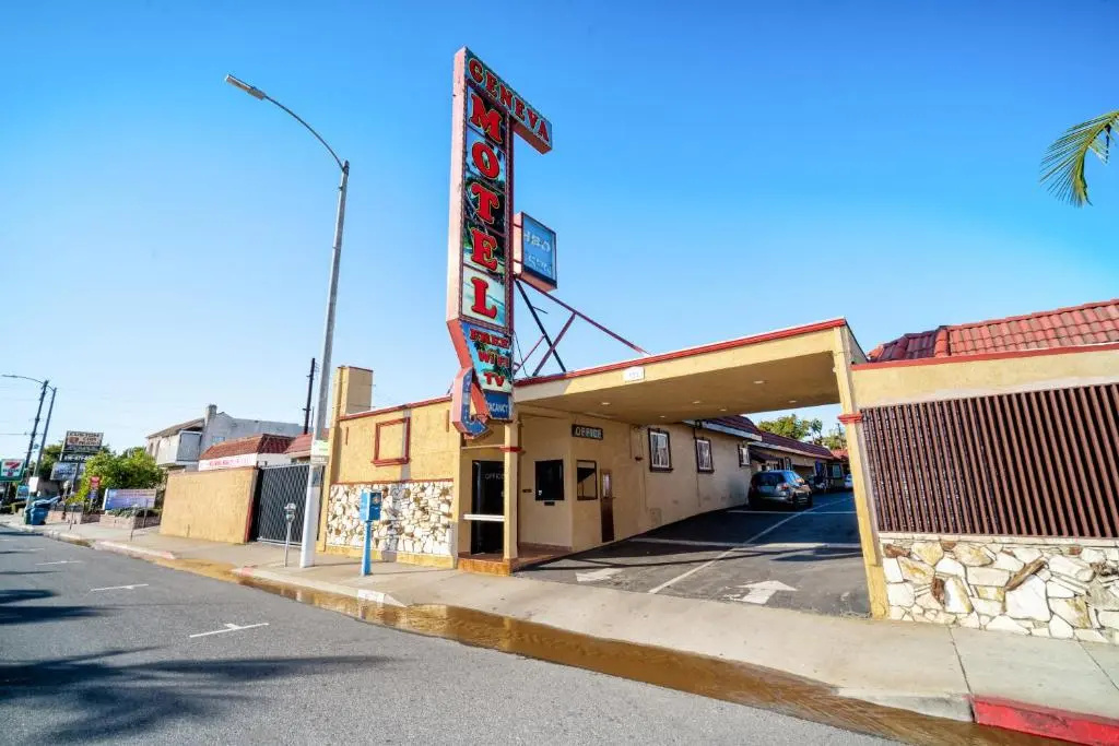 photo 1 of Geneva Motel