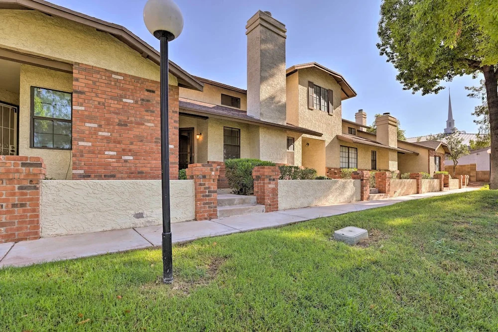 photo 1 of Gilbert Townhome w/ Easy Access to Phoenix!