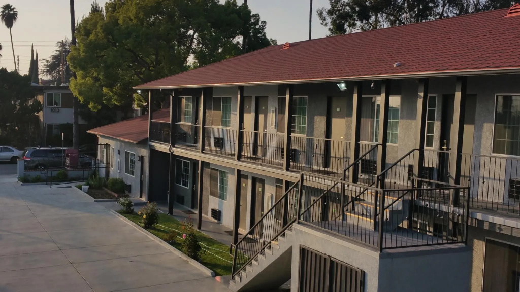 photo 1 of Jewel City Inn