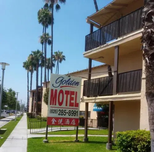 photo 1 of Golden Motel