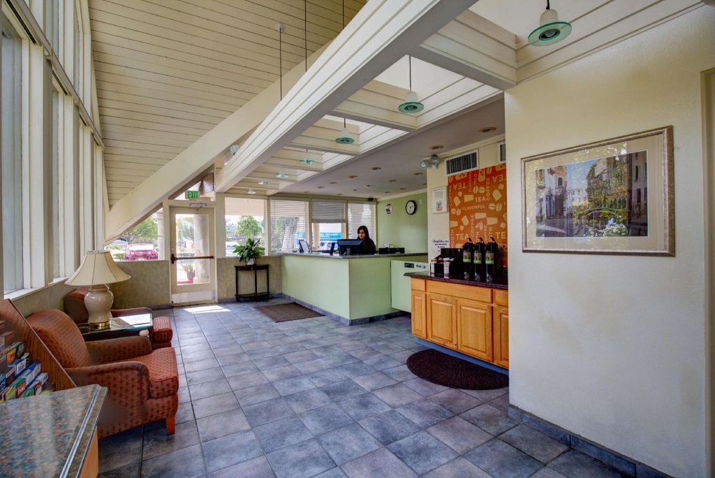 photo 1 of Good Nite Inn - Redwood City