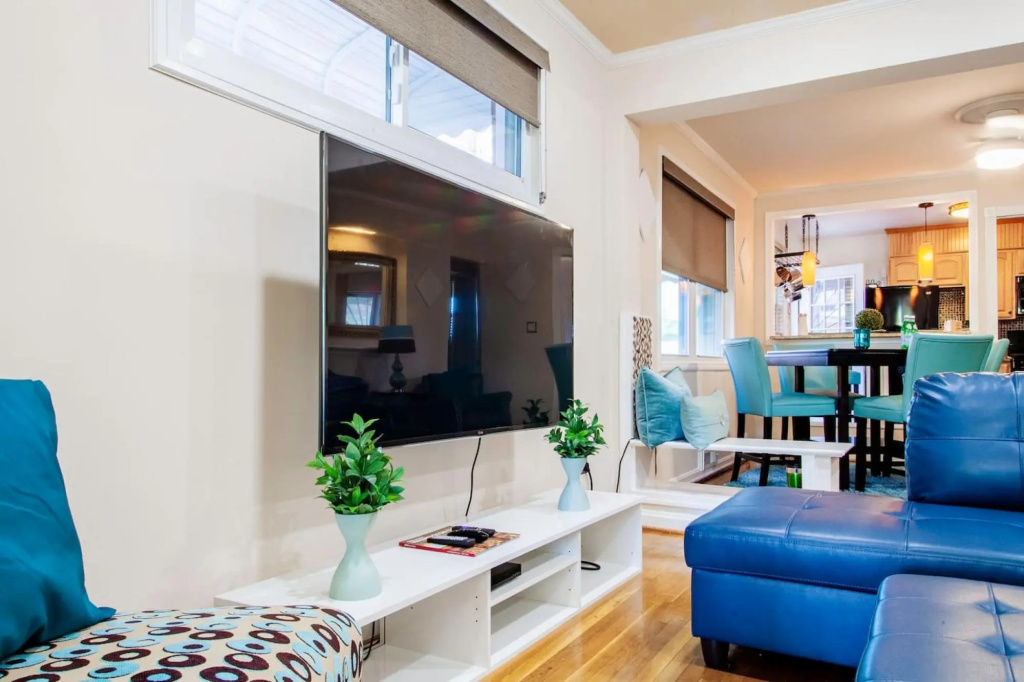 photo 1 of ✶ Gorgeous Home Tucked Away In Greener Part Of Town ✶ Transit-Friendly !