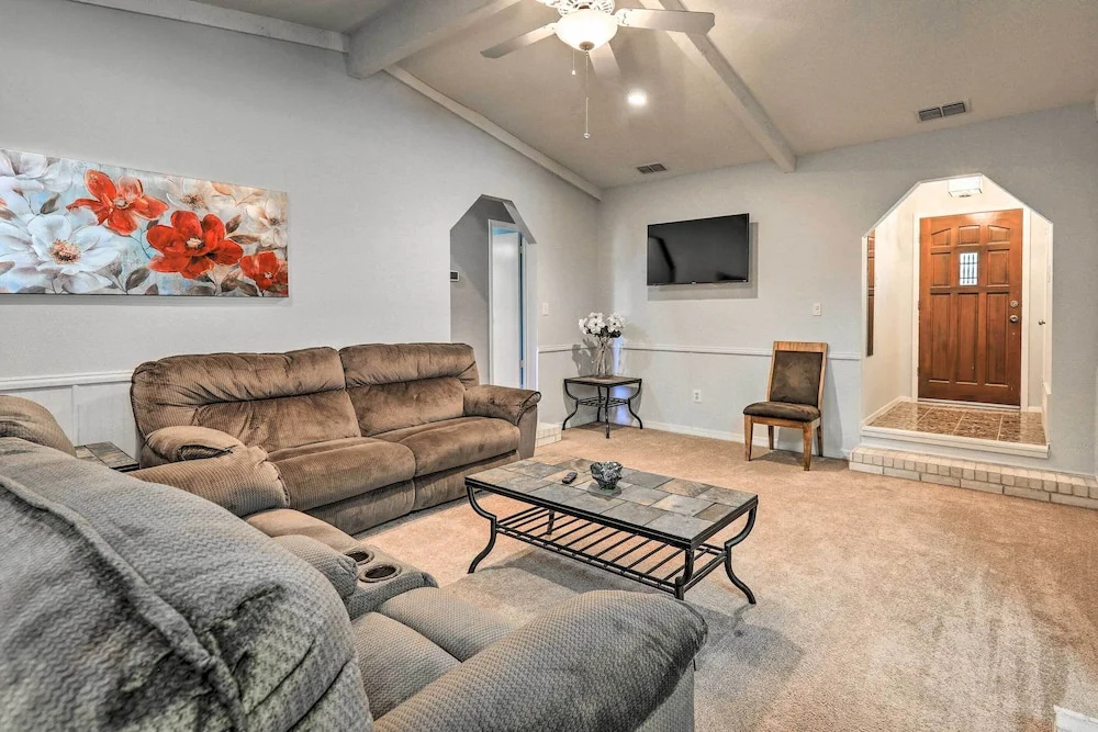 photo 1 of Granbury Getaway w/ Lake Views: 2 Mi to Downtown!