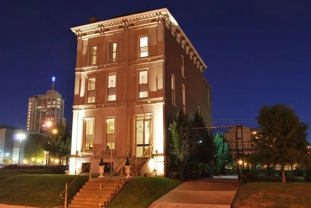 photo 1 of Grand Center Inn