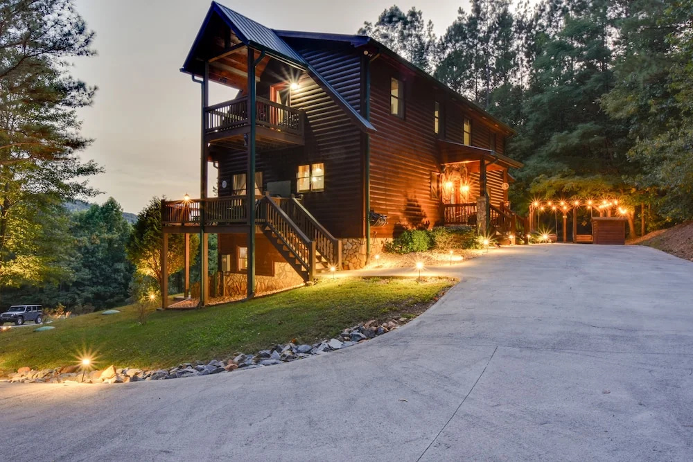 photo 1 of Grand Ellijay Cabin w/ Mountain Views & Pool Table