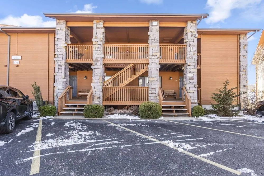 photo 1 of Grand View at the Pointe - Rolling Hills