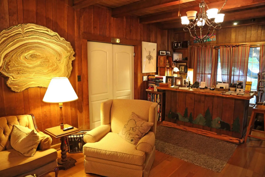 photo 1 of Grandview Lodge