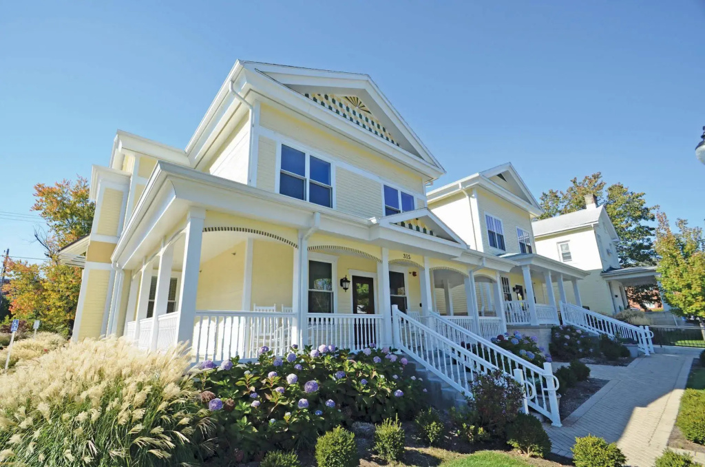 photo 1 of Grant Street Inn