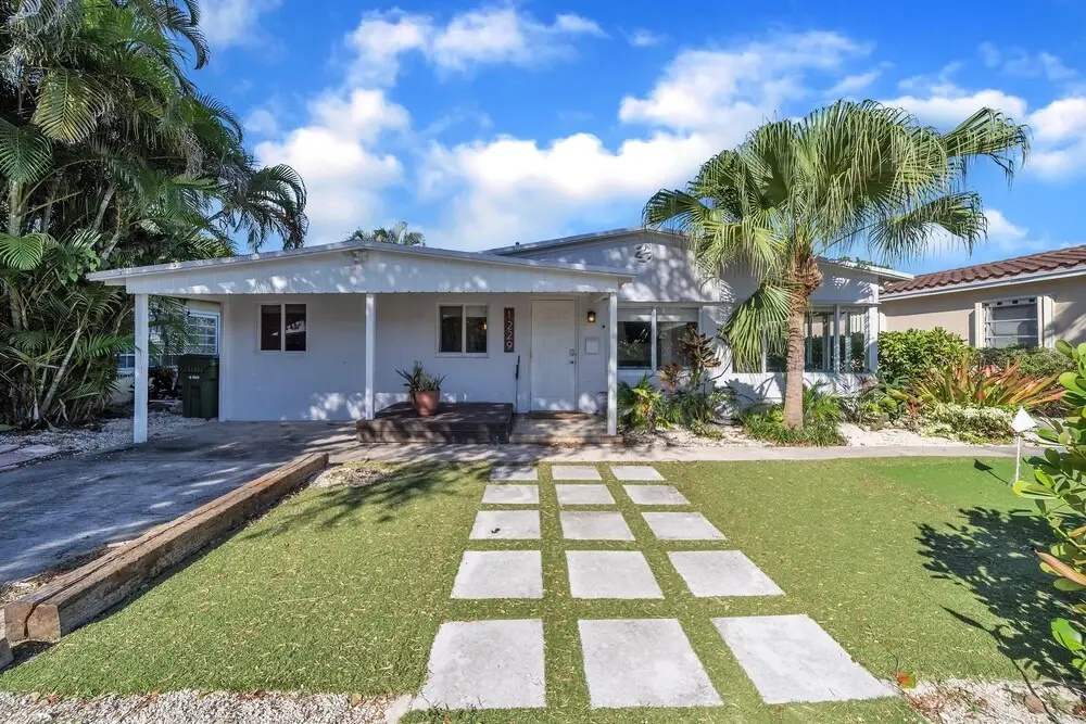 photo 1 of Great for Families & Larger Groups! - Perfect Location, Near FTL Beach With Private Pool by Redawning