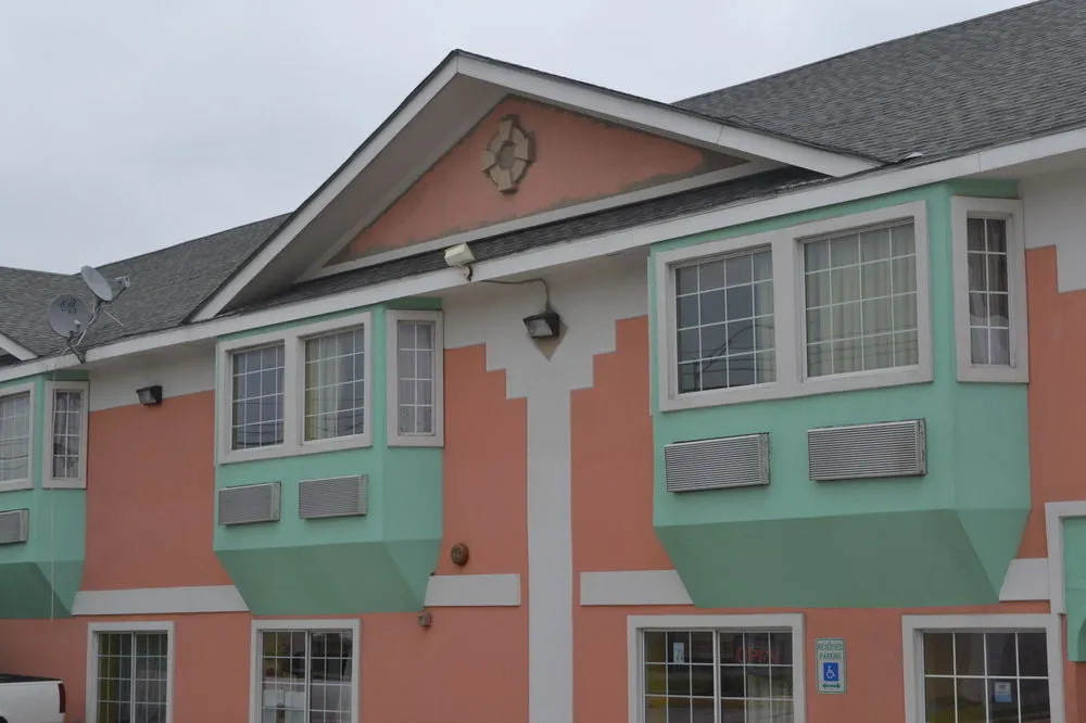 photo 1 of Great Value Inn Live Oak