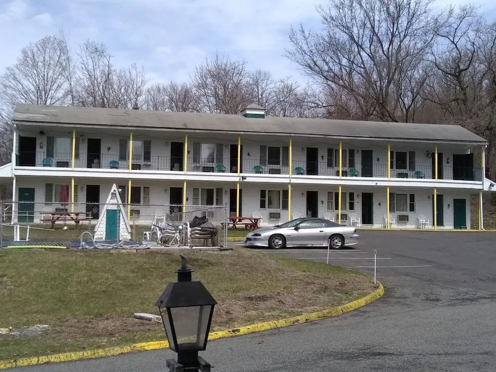 photo 1 of Green Valley Motel