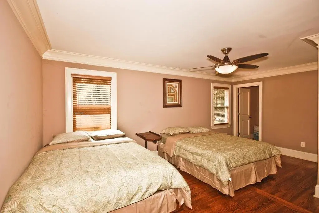 photo 1 of Gresham Getaway