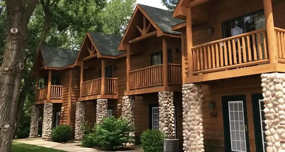 photo 1 of Grand Bear Resort at Starved Rock