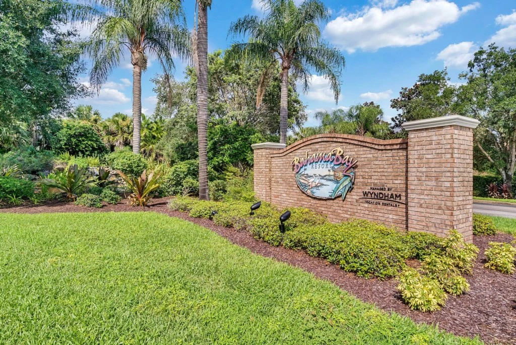 photo 1 of Ground floor unit lake view, best location, Davenport, US