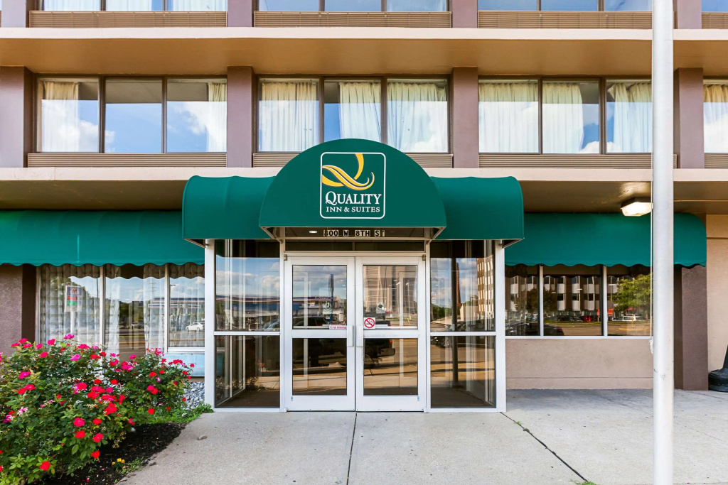 photo 1 of Quality Inn & Suites Cincinnati Downtown Area