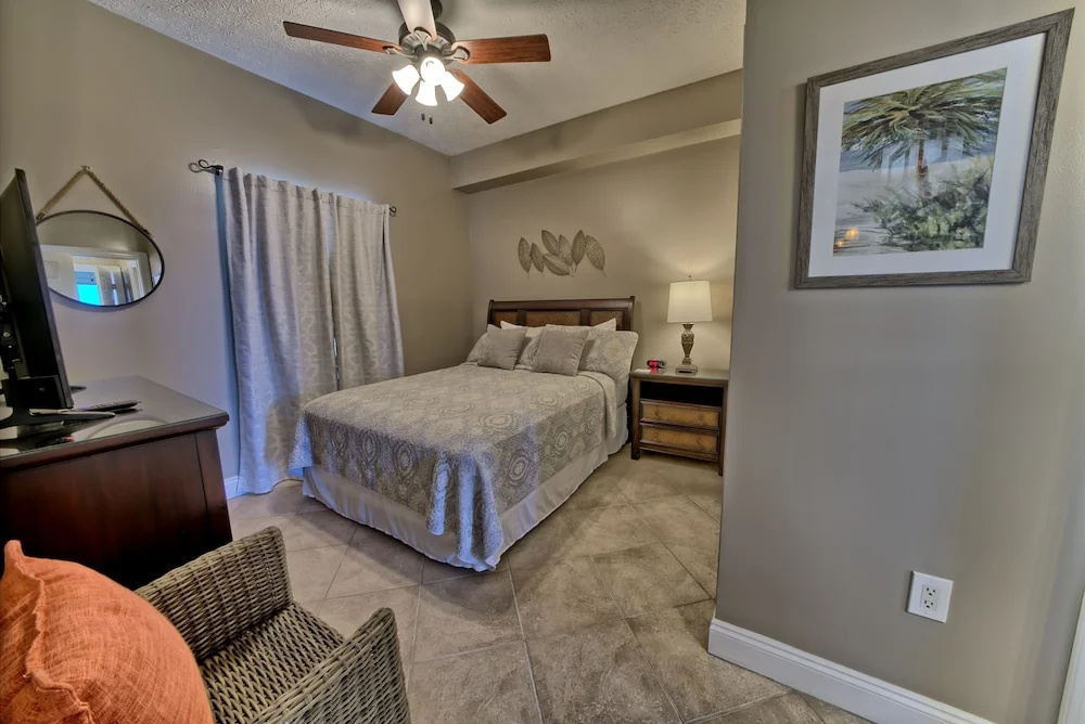 photo 1 of Luxurious High-Rise Condo with Spacious Balcony Facing the Ocean - Unit 1805 by RedAwning