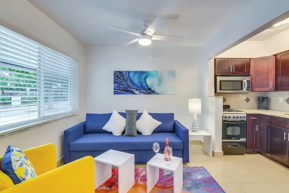 photo 1 of 2 Mi to Ocean: Dog-friendly Hallandale Beach Condo